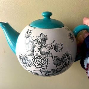 Flower teapot